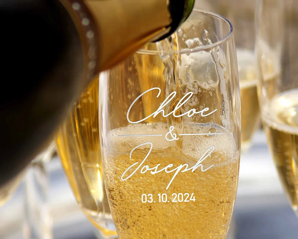 Personalized Unique Gift for Couple 2pcs Mr and Mrs Champagne Flutes Custom Bride and Groom Champagne Glasses Wedding Favors